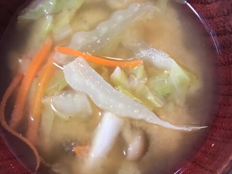 白菜にんじんのお味噌汁